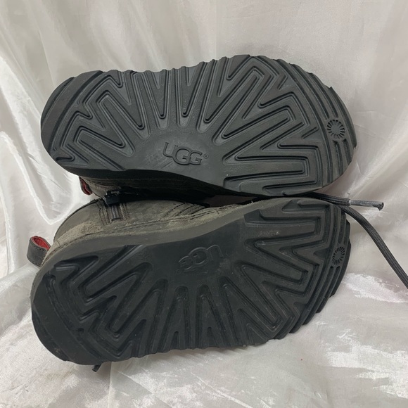 ❌SOLD❌UGG Nuemel Il Waterproof Boots - Picture 7 of 7